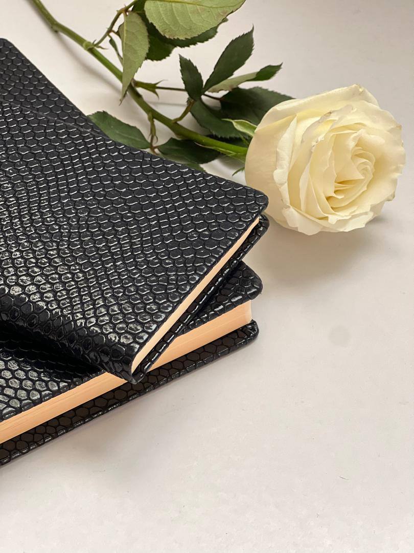 طراحی سررسید لوکس چرم مارپیچ ، تجربه‌ای متفاوت از سازماندهی